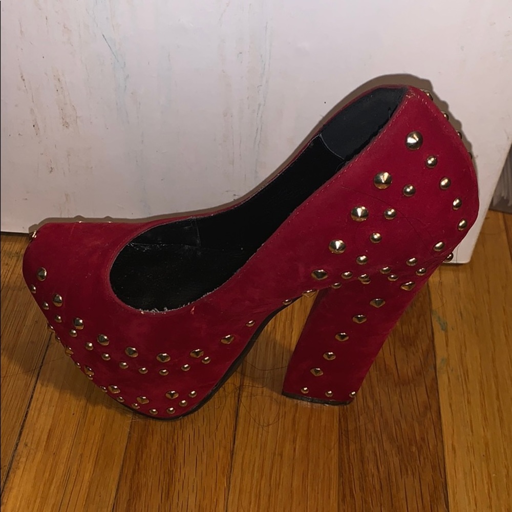 Red Studded heels - Picture 3 of 4